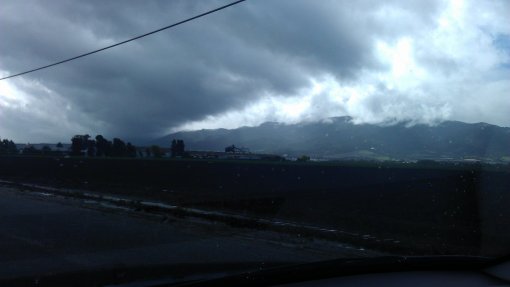 IMAG1791_storms_inland_from_Monterey
