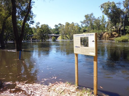 Blackwood River at the bridge, Bridgetown (19 Feb 2017)