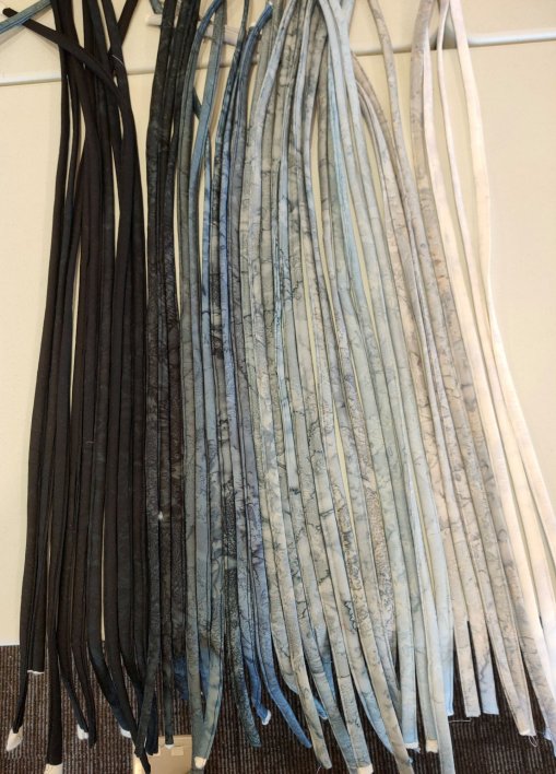 Next colour audition was gradation from black through the various shades of grey to white---an ombre effect.